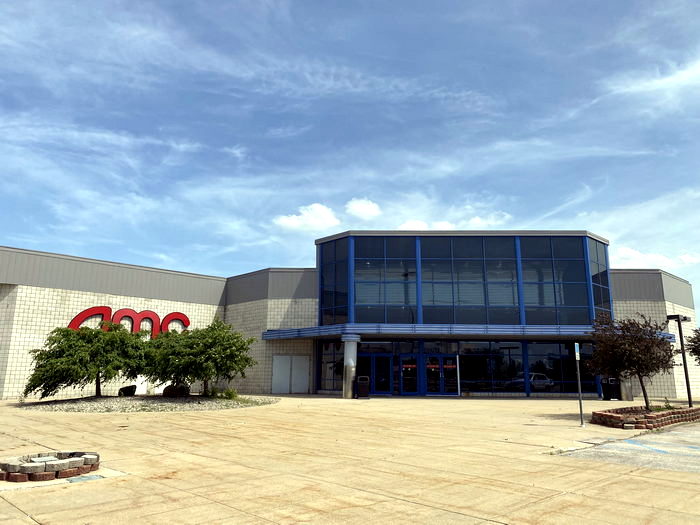 AMC Fashion Square 10